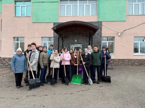 Джалильские волонтеры пришли на помощь жителям дома-интерната