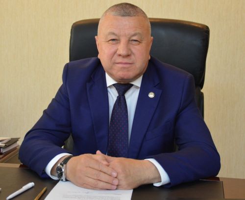 Глава района Фарит Хуснуллин поздравляет с Днем местного самоуправления
