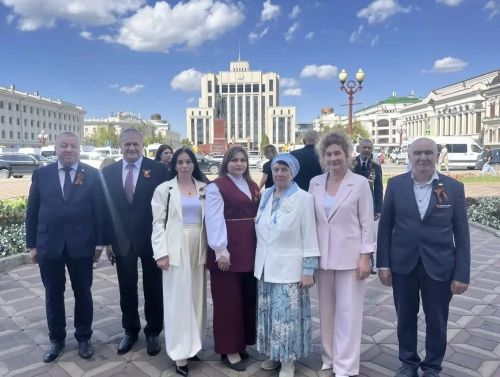 Сармановская делегация почтила ветеранов вместе с Раисом РТ