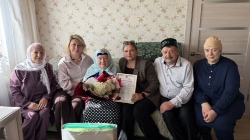 Әлфинур апа 90 яшен бәйрәм итте