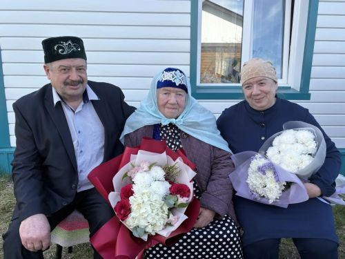 Әлфинур апа 90 яшен бәйрәм итте