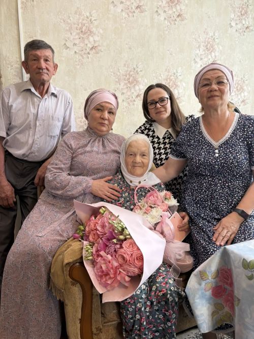 Район башлыгын укыткан Зөлфия Арслановага 95 яшь тулды
