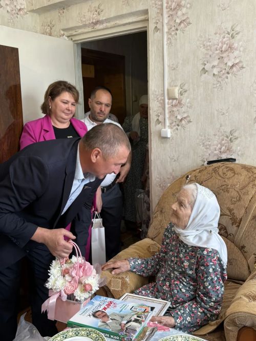 Район башлыгын укыткан Зөлфия Арслановага 95 яшь тулды