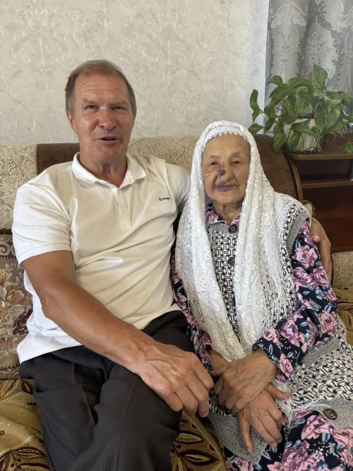 “Әнкәй исән чакта без бик бай”, - диделәр 103 яшен тутырган Нәфисә апаның уллары