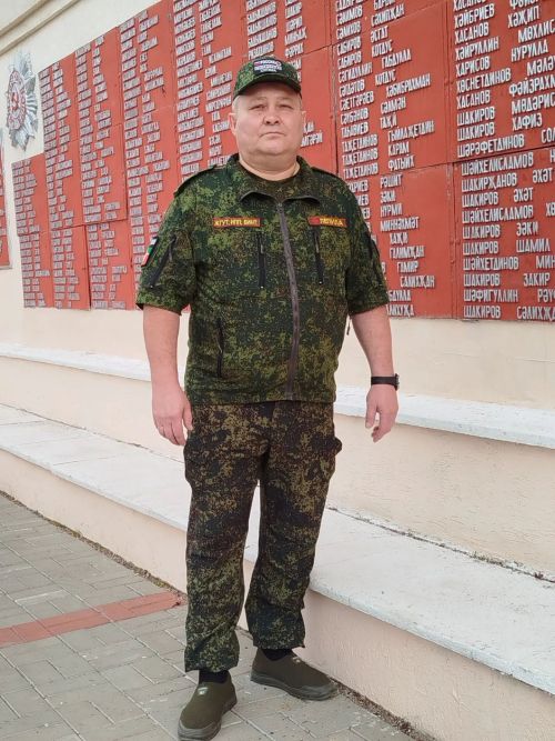 Район үзәк хастаханәсе табибы Айрат Бакиров илне яклауны намус эше дип саный