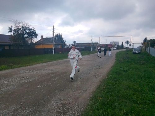Ученики Петровскозаводской школы пробежали кросс «Экстремизму — нет!»
