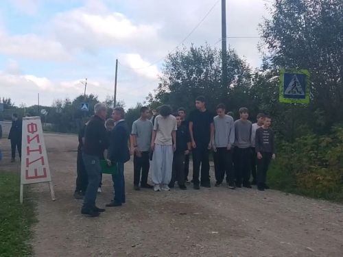 Ученики Петровскозаводской школы пробежали кросс «Экстремизму — нет!»
