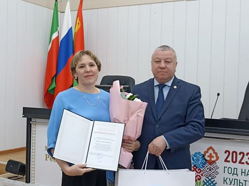 Җирле үзидарә көне уңаеннан бүләк алдылар