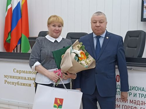 Җирле үзидарә көне уңаеннан бүләк алдылар