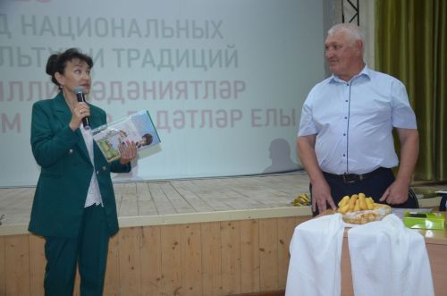 В Сарманово прошел творческий вечер местного поэта Раиса Калимуллина