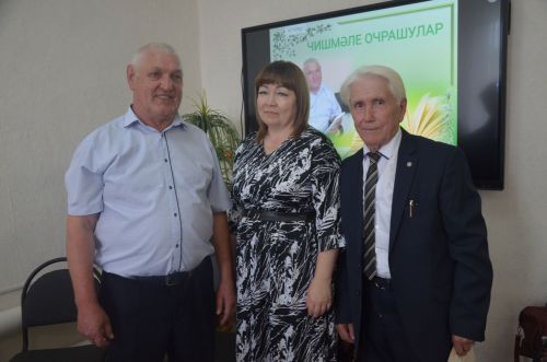 В Сарманово прошел творческий вечер местного поэта Раиса Калимуллина