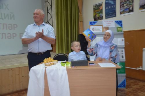 В Сарманово прошел творческий вечер местного поэта Раиса Калимуллина