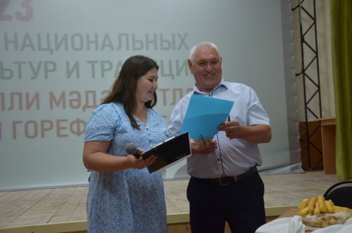 В Сарманово прошел творческий вечер местного поэта Раиса Калимуллина