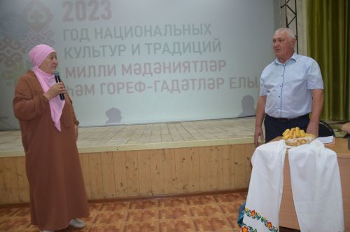 В Сарманово прошел творческий вечер местного поэта Раиса Калимуллина