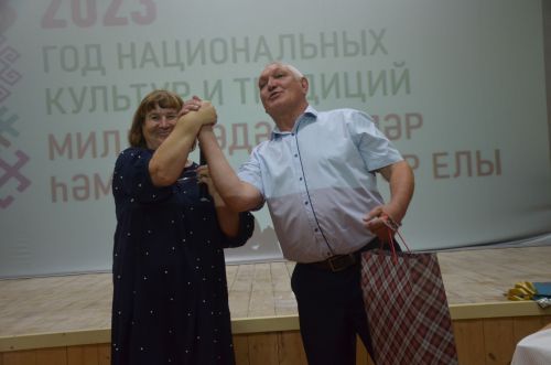 В Сарманово прошел творческий вечер местного поэта Раиса Калимуллина