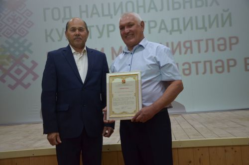 В Сарманово прошел творческий вечер местного поэта Раиса Калимуллина