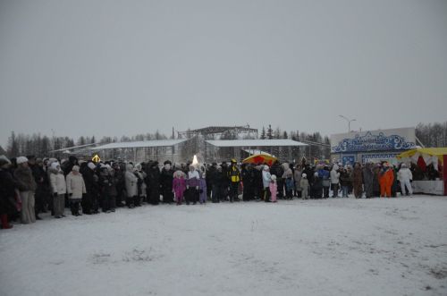 В районе торжественно открыли Центральную елку