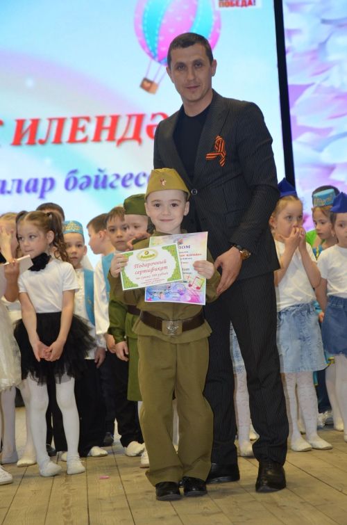 "Җырлы балачак илендә" XVI район талантлы балалар бәйгесенең гала-концертыннан фоторепортаж