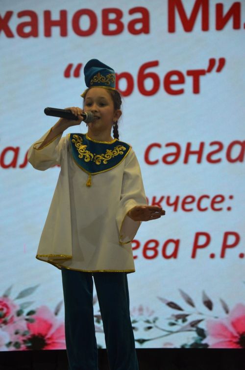 "Җырлы балачак илендә" XVI район талантлы балалар бәйгесенең гала-концертыннан фоторепортаж