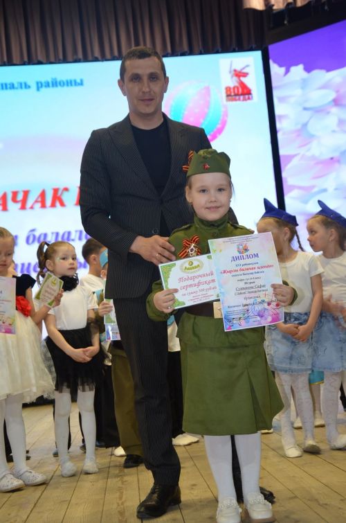 "Җырлы балачак илендә" XVI район талантлы балалар бәйгесенең гала-концертыннан фоторепортаж