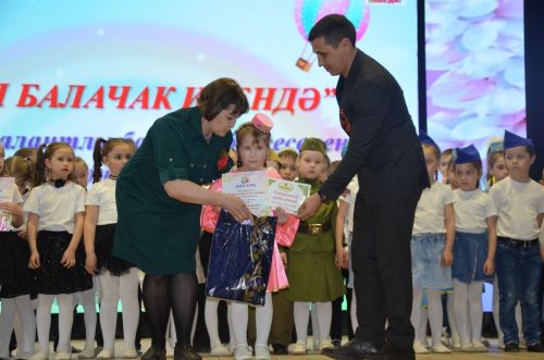"Җырлы балачак илендә" XVI район талантлы балалар бәйгесенең гала-концертыннан фоторепортаж
