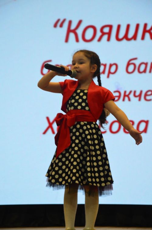 "Җырлы балачак илендә" XVI район талантлы балалар бәйгесенең гала-концертыннан фоторепортаж