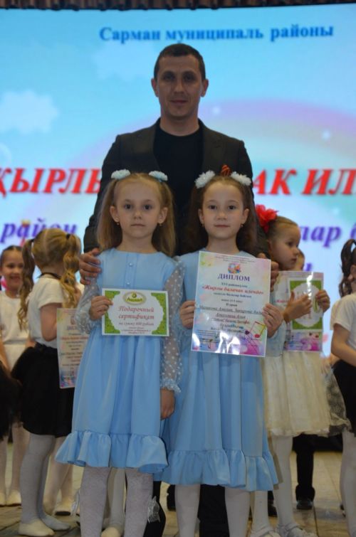 "Җырлы балачак илендә" XVI район талантлы балалар бәйгесенең гала-концертыннан фоторепортаж