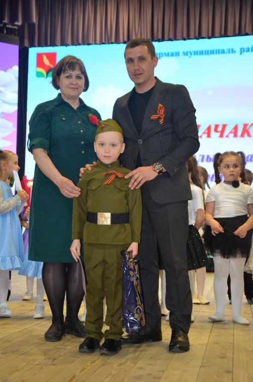 "Җырлы балачак илендә" XVI район талантлы балалар бәйгесенең гала-концертыннан фоторепортаж