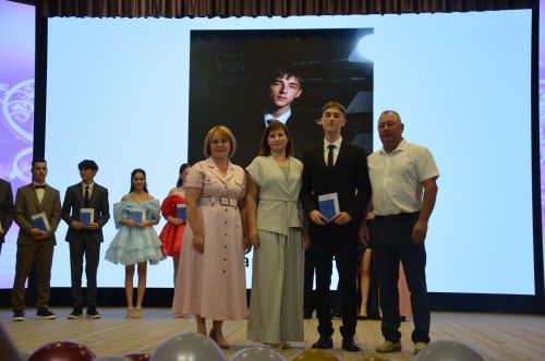 Районда чыгарылыш кичәләре үтте (1 бүлек)