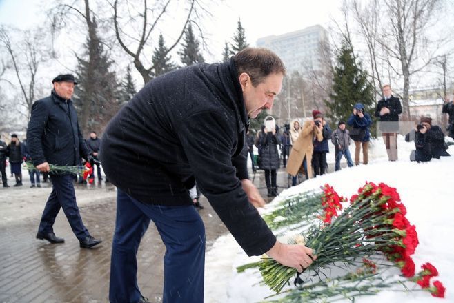 Алексей Песошин в Казани поддержал акцию в память о погибших при пожаре в Кемерово