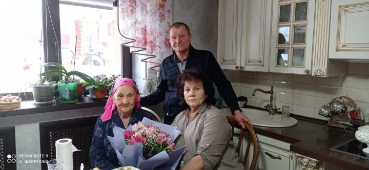 Римма апага туксан яшь, димәссең