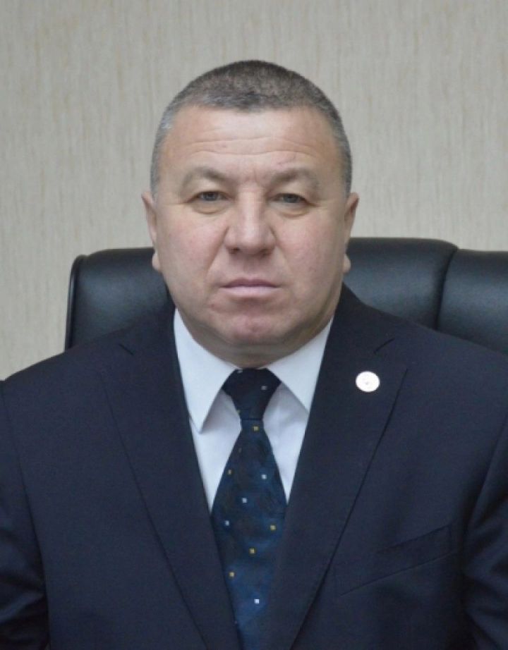 Район башлыгы Җирле үзидарә көне белән котлый