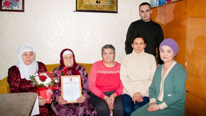 Жительнице поселка Джалиль исполнилось 90 лет