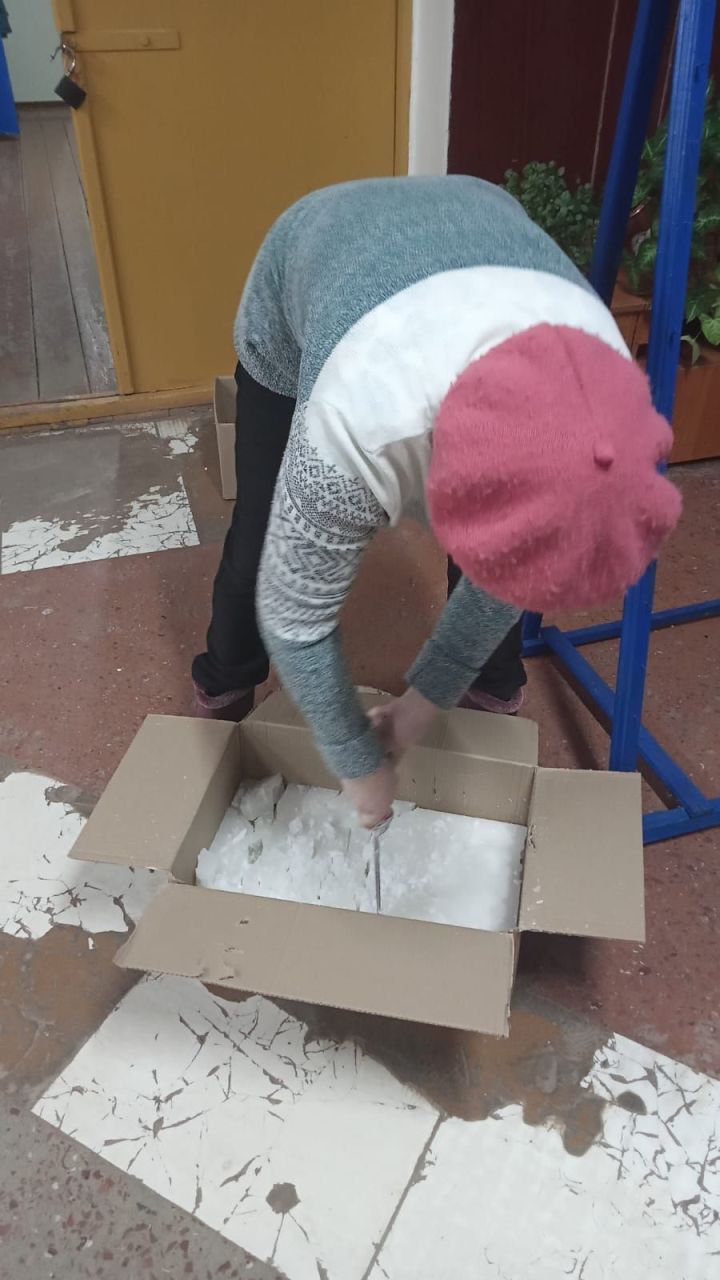 В Кузяковском СДК изготавливают окопные свечи для бойцов