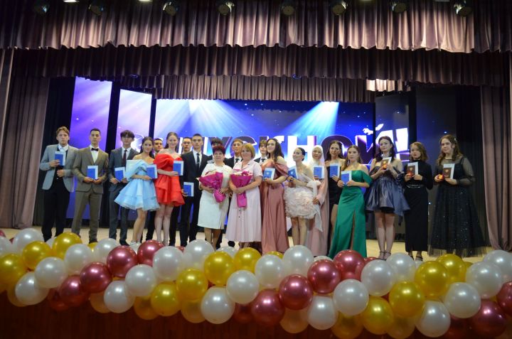 Районда 114 укучы урта белем турында аттестат алды