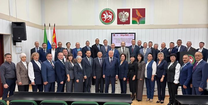 Яңа чакырылыш депутатлары район башлыгын сайладылар