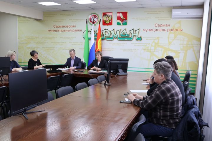 В районе обсудили ситуацию на розничных рынках алкогольной продукции