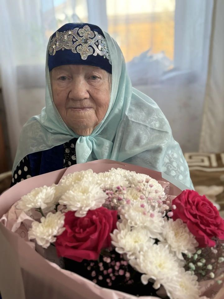 Әлфинур апа 90 яшен бәйрәм итте