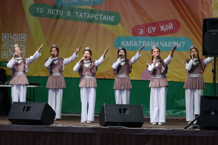Республика көне бүләкләргә мул булды