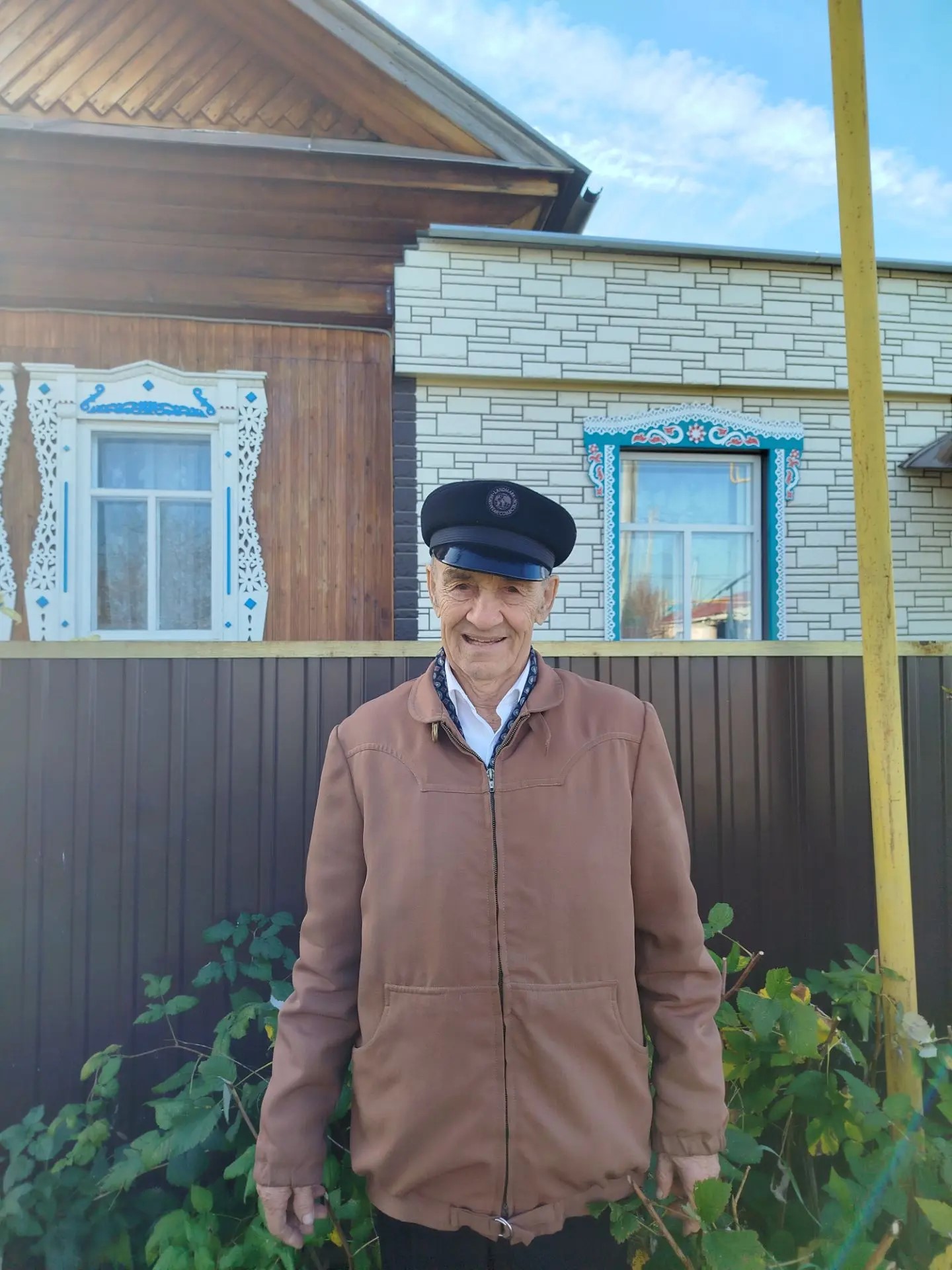 Рафис Мусин кешеләрне генә түгел, гармуннарны да «дәвалый»