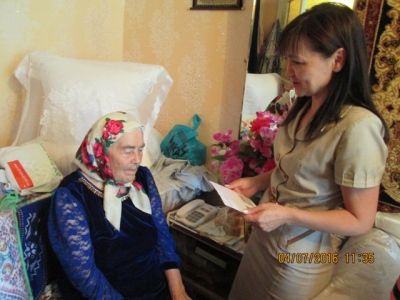 В поселке Джалиль Минсолу Фархутдинова отметила 90-летний юбилей