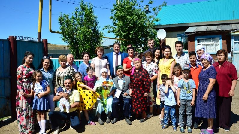 Жителю села Карашай-Саклово Хамиту Хакимову исполнилось 90 лет