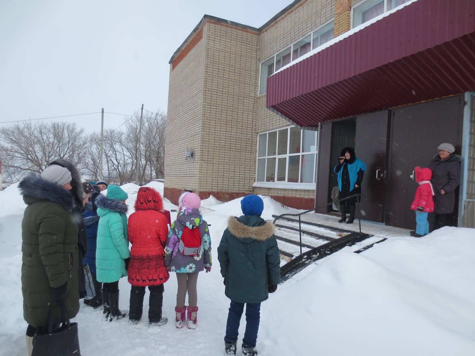 Жители с. Петровский Завод провели мероприятие, посвященное проводам зимы