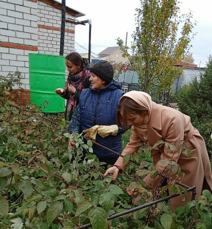 Сарман гимназиясе укучылары өлкәннәргә булыша