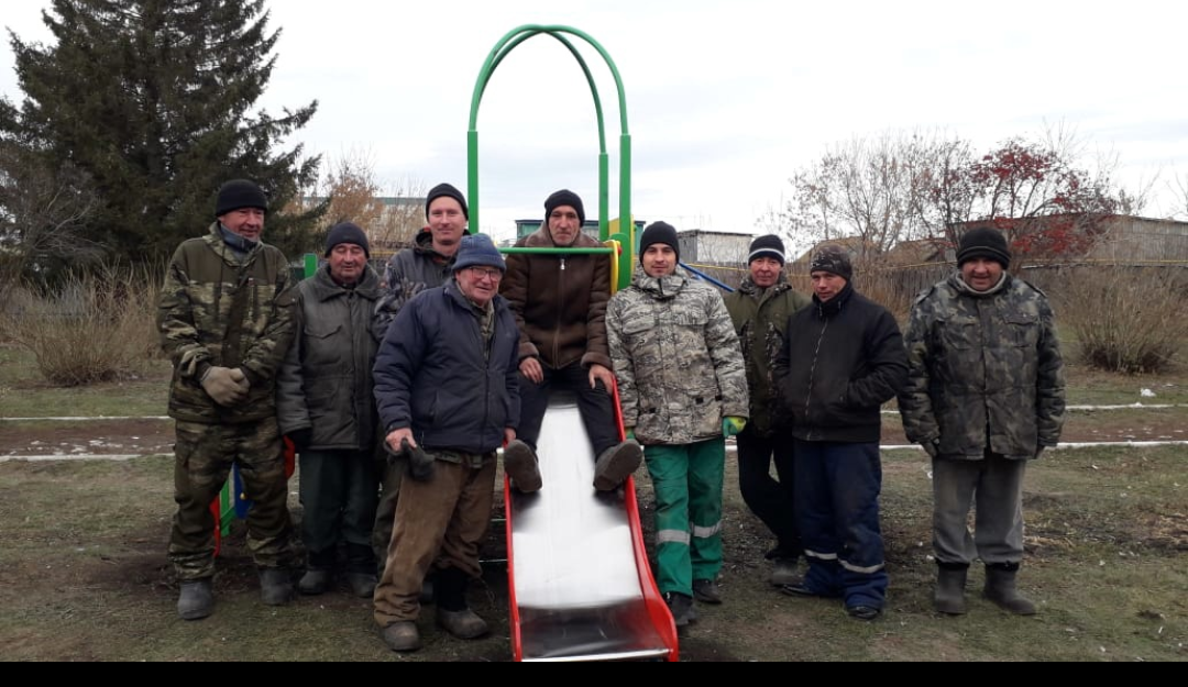 Янурыста балалар мәйданчыгын яңарттылар