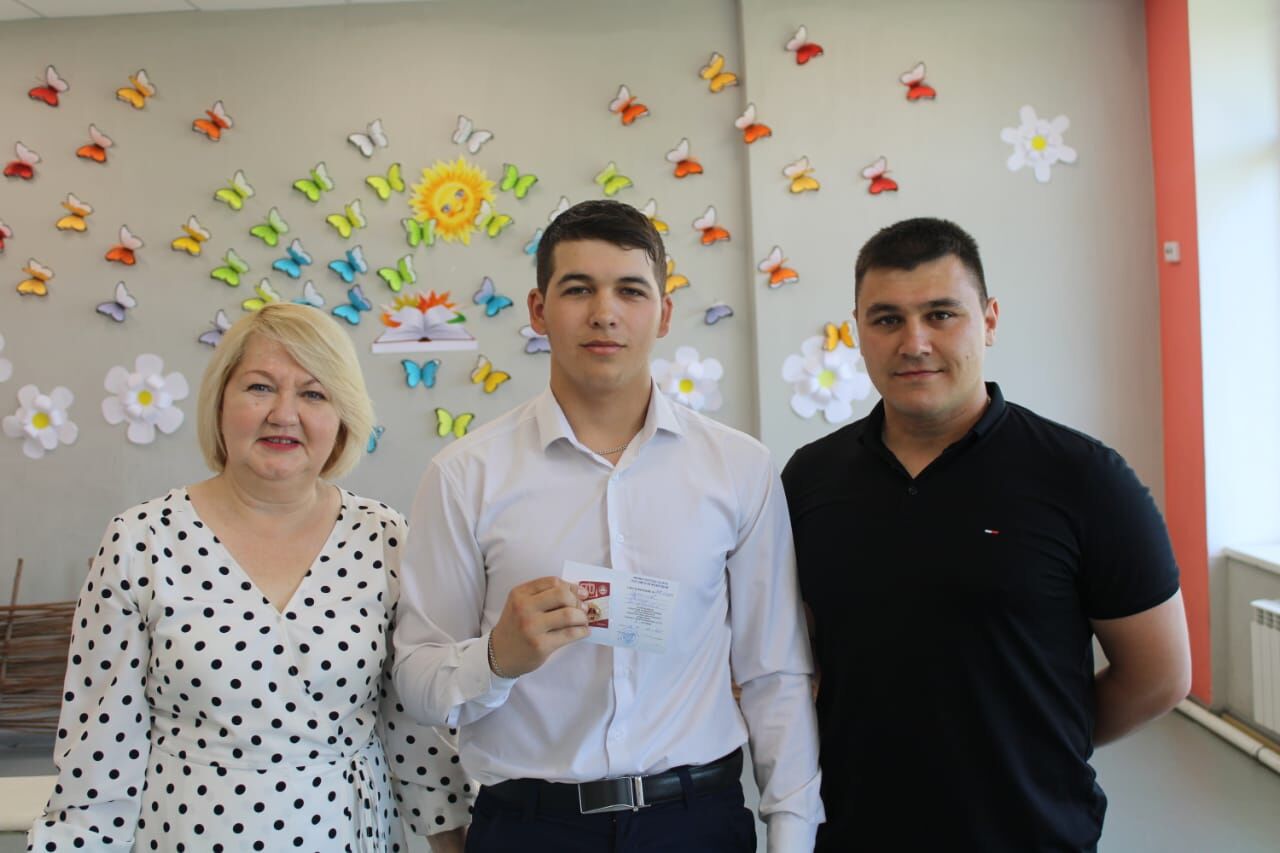 Выпускникам Сармановской средней школы вручили знаки отличия ВФСК ГТО