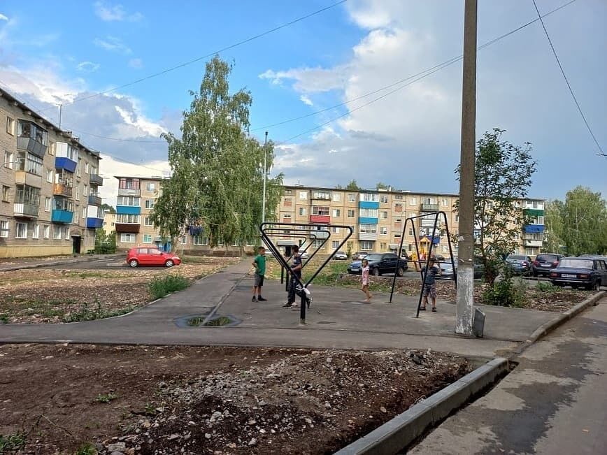 В Сармановском районе ведутся работы по благоустройству 12 дворовых территорий