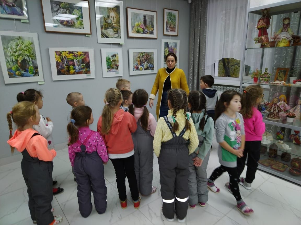 Джалильские дети ознакомились с выставками работ земляков