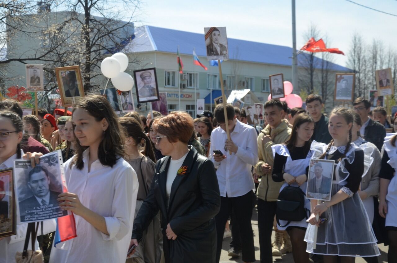 “Үлемсез полк” кадерле кешеләребез турындагы истәлекләрне яңартты