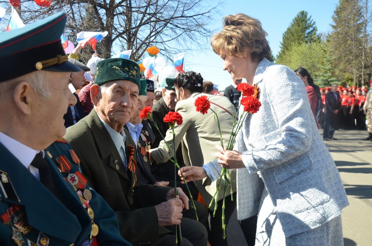 Сарман күген ап-ак күгәрченнәр иңләде